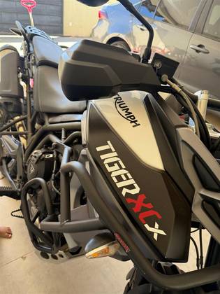 TRIUMPH TIGER 800 XCX TRIUMPH TIGER 800 XCX